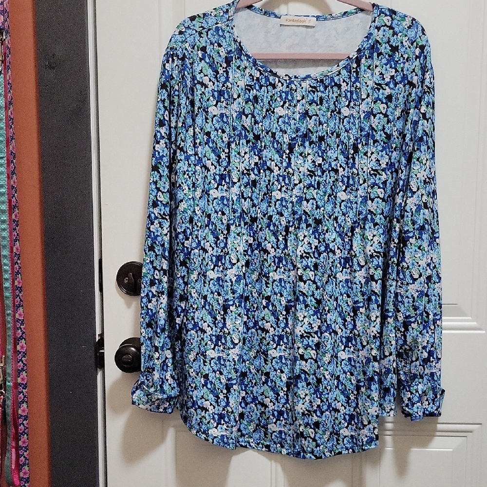 - Floral Blue Women's Top by Fantaslook